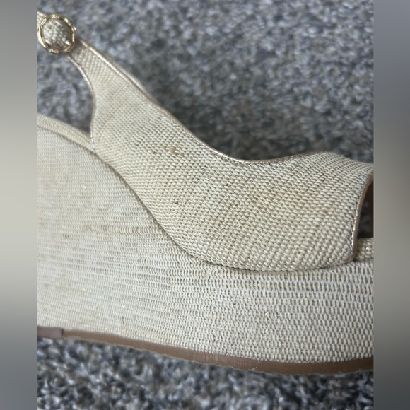 Lilly Pulitzer Elegant Beige and Gold Wedge Sandals size 6 - Picture 12 of 13